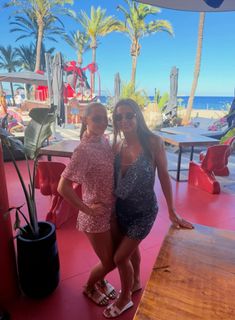 Dani Dyer feet photo 13