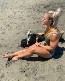 Dani Speegle feet photo 4