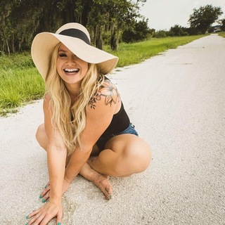 Dani Speegle feet photo 14