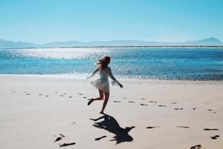 Dani Thorne feet photo thumbnail