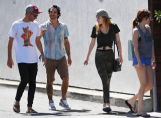 Dani Thorne feet photo thumbnail