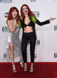 Dani Thorne feet photo thumbnail