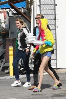 Dani Thorne feet photo thumbnail