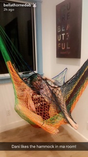 Dani Thorne feet photo thumbnail