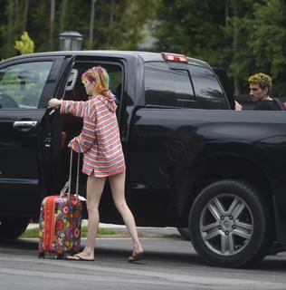 Dani Thorne feet photo thumbnail