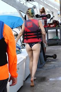 Dani Thorne feet photo thumbnail