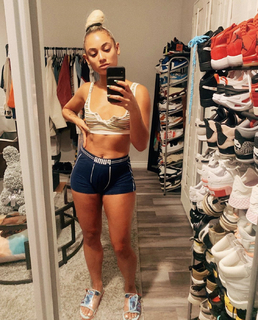 DaniLeigh feet photo 7
