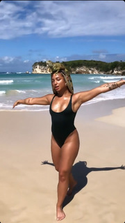 DaniLeigh feet photo 1