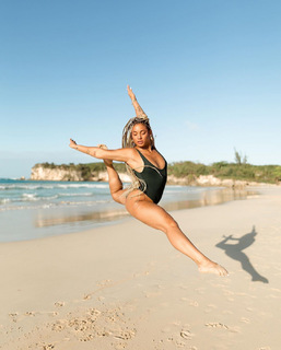 DaniLeigh feet photo 14