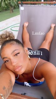 DaniLeigh feet photo 5