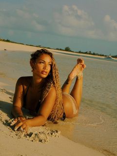 DaniLeigh feet photo 4