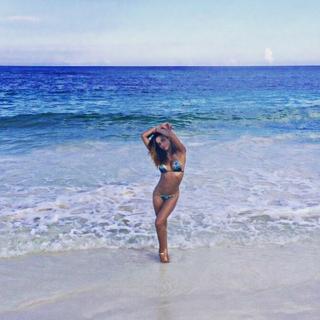 Dania Ramirez feet photo thumbnail