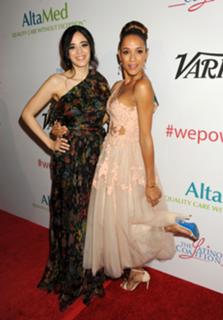 Dania Ramirez feet photo thumbnail