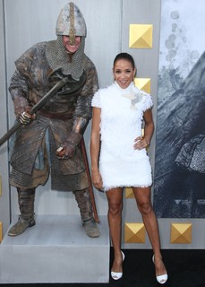 Dania Ramirez feet photo thumbnail