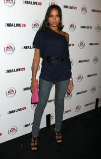Dania Ramirez feet photo thumbnail