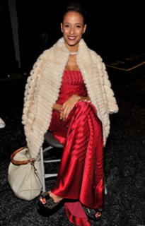 Dania Ramirez feet photo thumbnail