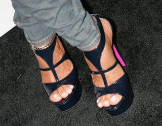 Dania Ramirez feet photo thumbnail