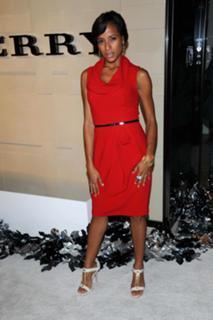 Dania Ramirez feet photo thumbnail