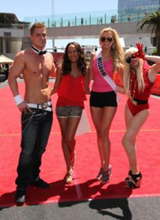 Dania Ramirez feet photo thumbnail