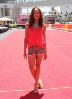 Dania Ramirez feet photo thumbnail