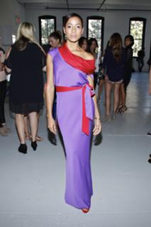 Dania Ramirez feet photo thumbnail