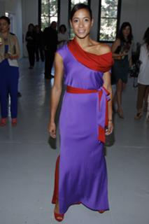 Dania Ramirez feet photo thumbnail