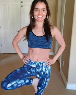 Danica McKellar feet photo thumbnail