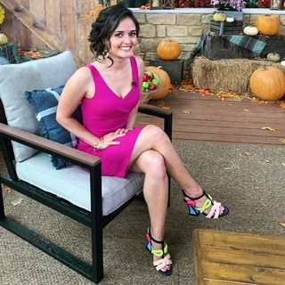 Danica McKellar feet photo thumbnail
