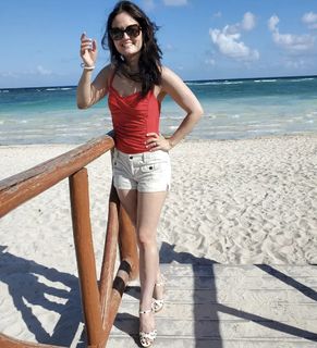 Danica McKellar feet photo thumbnail