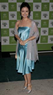 Danica McKellar feet photo thumbnail