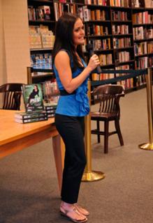 Danica McKellar feet photo thumbnail
