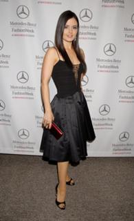 Danica McKellar feet photo thumbnail