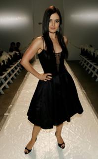 Danica McKellar feet photo thumbnail