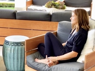 Danica Patrick feet photo thumbnail