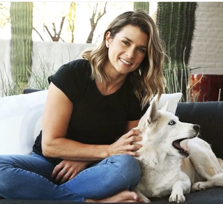 Danica Patrick feet photo thumbnail