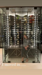 Danica Patrick feet photo thumbnail