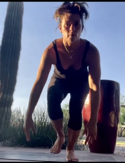 Danica Patrick feet photo thumbnail