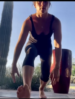 Danica Patrick feet photo thumbnail