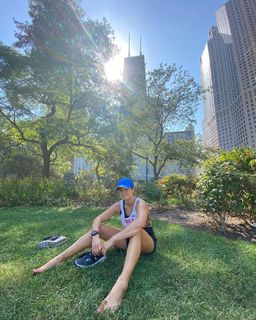 Danica Patrick feet photo thumbnail