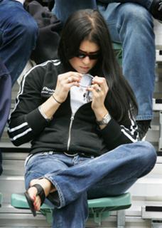 Danica Patrick feet photo thumbnail