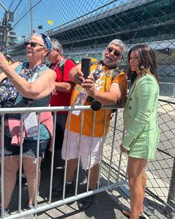 Danica Patrick feet photo thumbnail