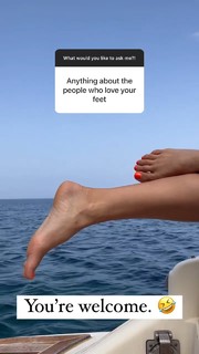 Danica Patrick feet photo thumbnail