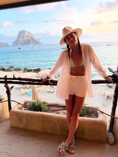 Danica Patrick feet photo thumbnail