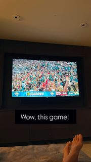 Danica Patrick feet photo thumbnail