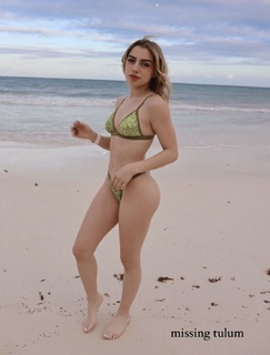 Daniela Alfaro feet photo 8