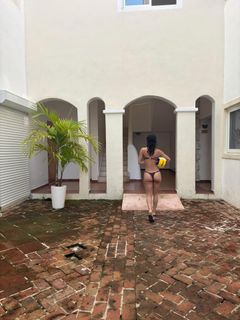 Daniela Avanzini feet photo 8