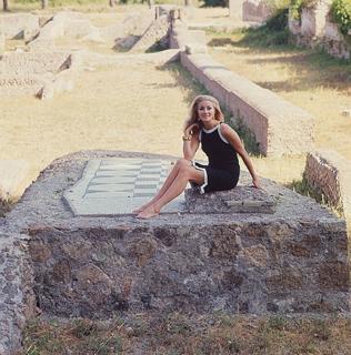 Daniela Bianchi feet photo 15