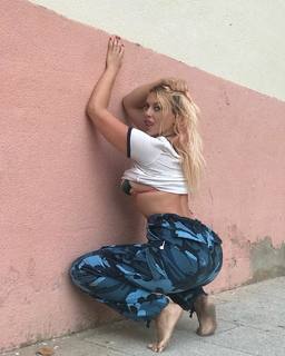 Daniela Blume feet photo 1