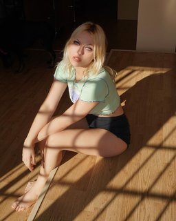 Daniela Blume feet photo 5