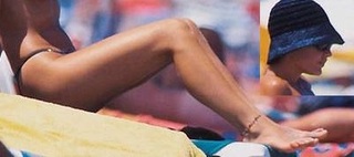 Daniela Cardone feet photo 3